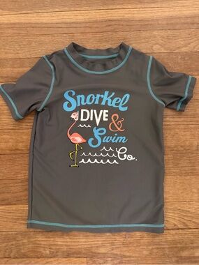 Circo Boy's Gray Flamingo "Snorkel Dive & Swim Co." Rash Guard - Size 4T
 b48